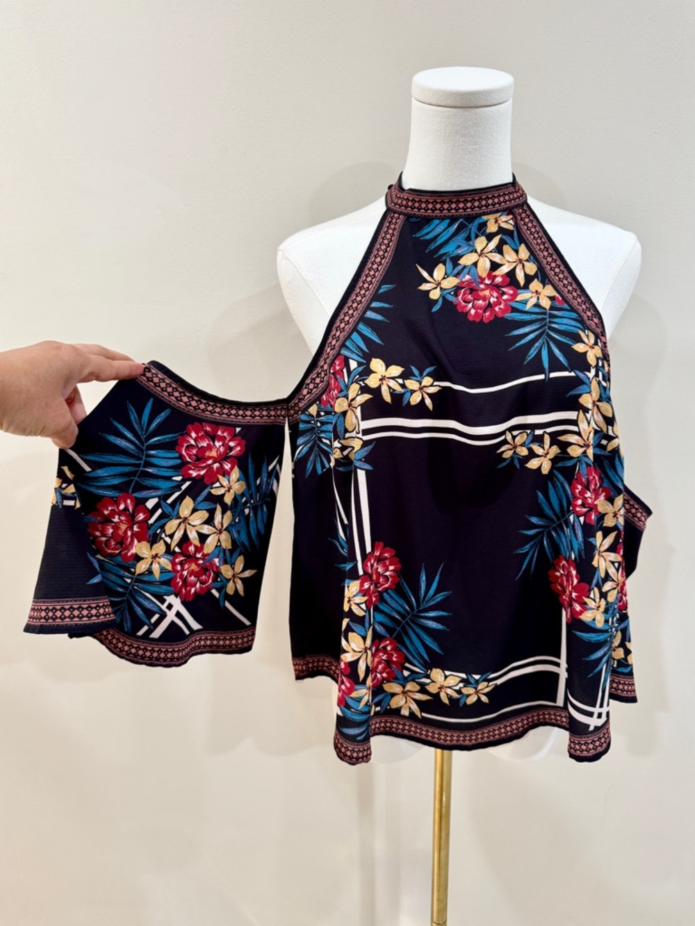 Floral Cold-Shoulder Halter Top Boho Tropical Print Summer Vacation Size S/M